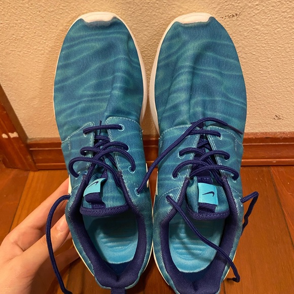 Nike Roshe blue running shoes - Picture 3 of 7